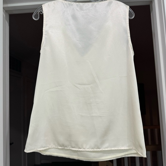 Nolan Miller Ivory Sleeveless Top with Pearl Embellishments - Picture 3 of 6